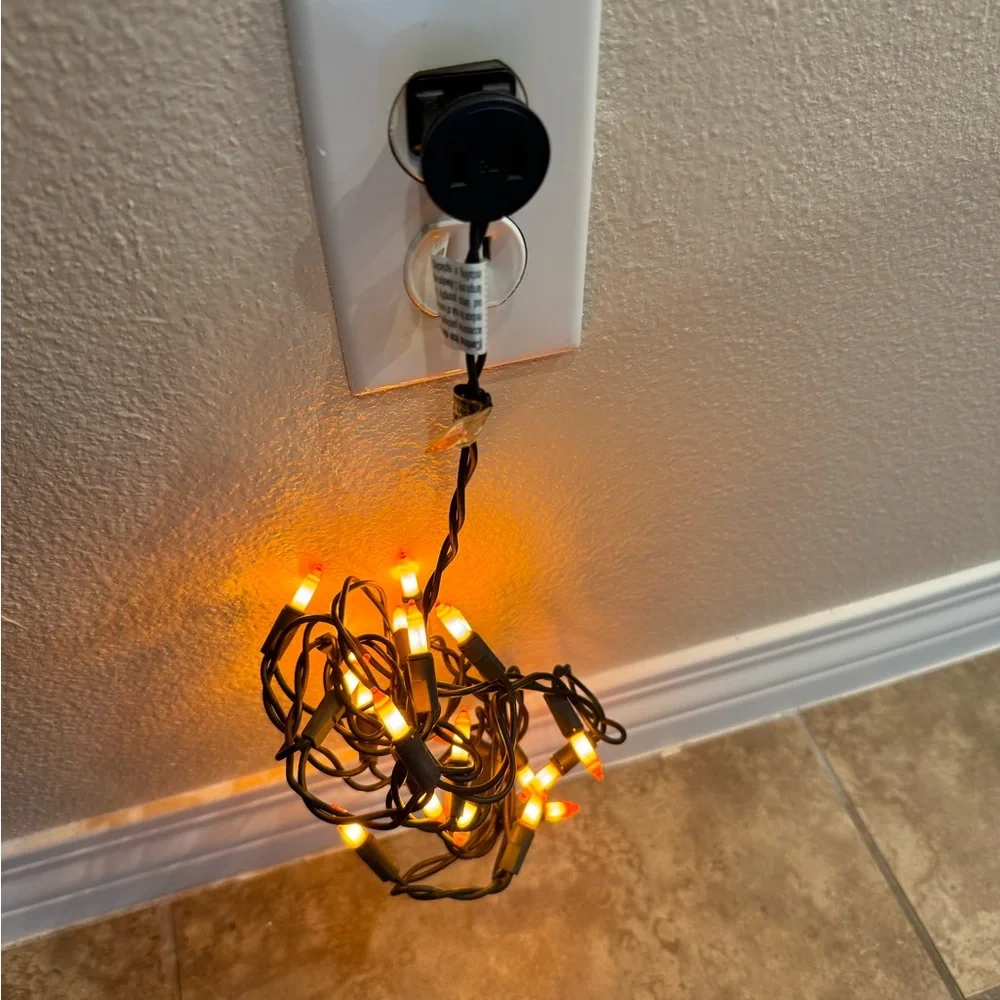 NIB Indoor Outdoor Halloween String Lights, 20 Orange Mini Bulbs, Black Wire
